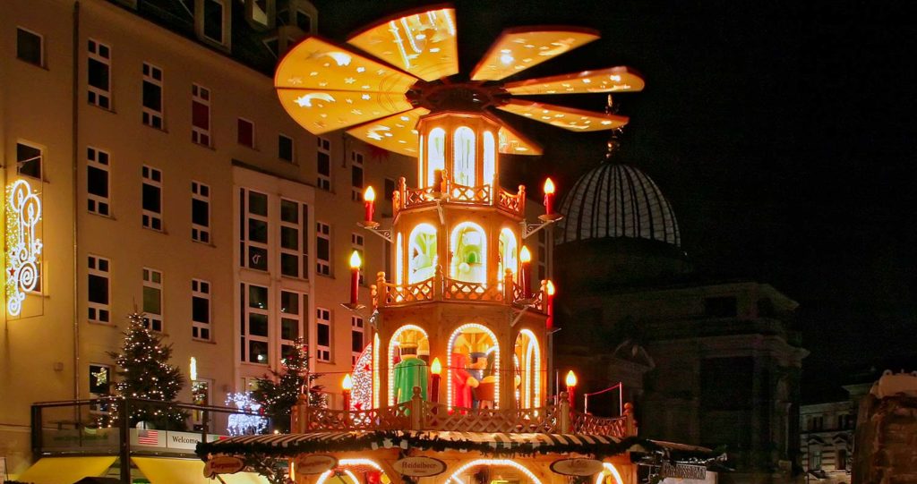 öffnungszeiten Weihnachten 2022 Dresden Der traditionelle Weihnachtsmarkt an der Frauenkirche in Dresden