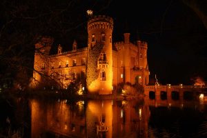 Schloss Moyland in der Nacht