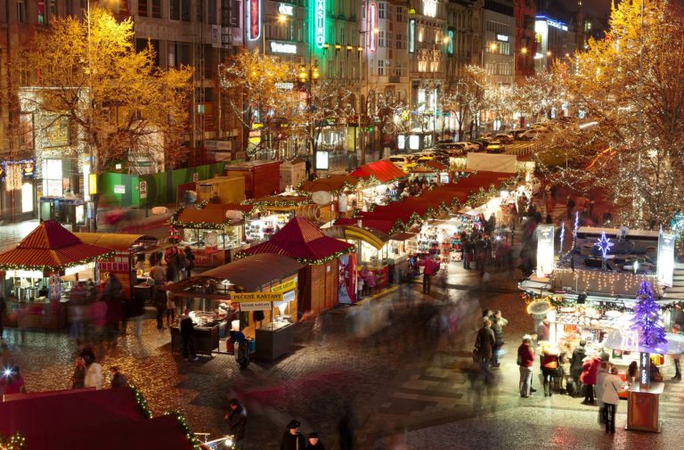 Weihnachten am Wenzelsplatz im Zentrum von Prag